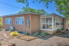 Chic Bungalow: Yard & Fire Pit ~ 2 Mi to Downtown