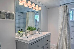 Chic Bungalow: Yard & Fire Pit ~ 2 Mi to Downtown