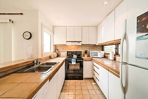 Oceanfront Kailua-kona Townhome w/ Pool & Views!