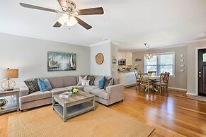 Modern 'southern Comforts' Home Near Charleston