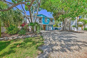 Canal-front Gem w/ Pool & Hot Tub in Anna Maria