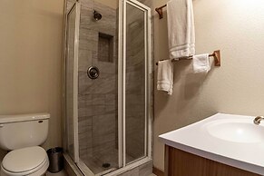 Stunning Ruidoso Cabin w/ Private Hot Tub!