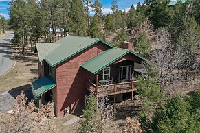 Stunning Ruidoso Cabin w/ Private Hot Tub!