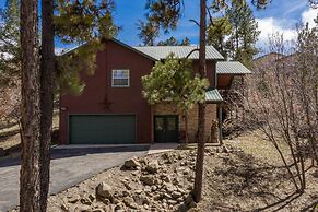 Stunning Ruidoso Cabin w/ Private Hot Tub!