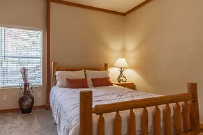 Stunning Ruidoso Cabin w/ Private Hot Tub!