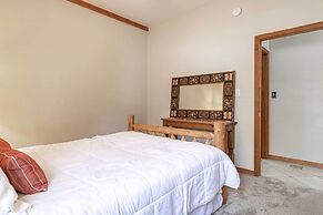 Stunning Ruidoso Cabin w/ Private Hot Tub!