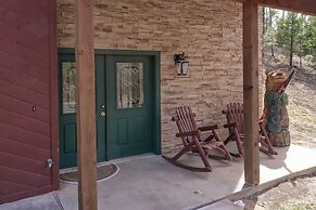 Stunning Ruidoso Cabin w/ Private Hot Tub!