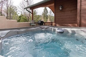 Stunning Ruidoso Cabin w/ Private Hot Tub!