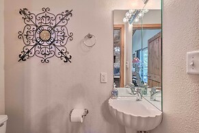 Stunning Ruidoso Cabin w/ Private Hot Tub!