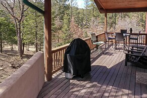 Stunning Ruidoso Cabin w/ Private Hot Tub!