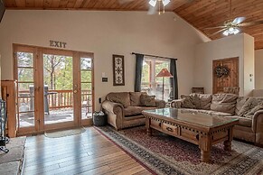 Stunning Ruidoso Cabin w/ Private Hot Tub!