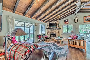 Scenic Hideaway w/ Deck & Grill ~ 6 Mi to Ruidoso!