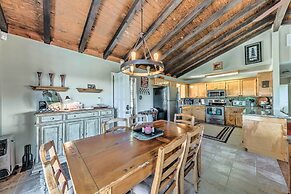 Scenic Hideaway w/ Deck & Grill ~ 6 Mi to Ruidoso!