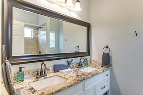 Steps to Surfside Beach: Large Group Gulf Retreat