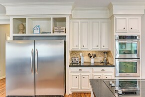 Steps to Surfside Beach: Large Group Gulf Retreat