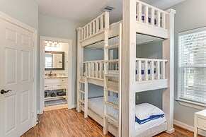 Steps to Surfside Beach: Large Group Gulf Retreat