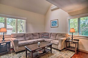 Vineyard Gem < 2 Mi to Beach & Oak Bluffs!