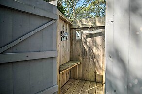 Vineyard Gem < 2 Mi to Beach & Oak Bluffs!