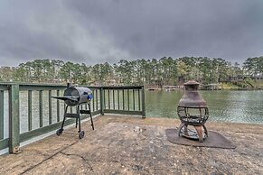 Couples Retreat on Lake Hamilton With Boat Ramp!