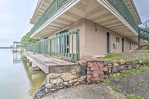 Lake Hamilton Couple's Retreat: Boat Dock + Ramp!