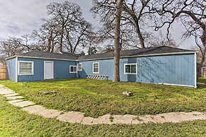 Walk to At&t Stadium: Arlington Home w/ Yard!