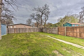 Walk to At&t Stadium: Arlington Home w/ Yard!