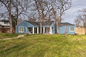 Walk to At&t Stadium: Arlington Home w/ Yard!