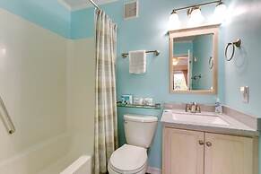 Walk to Beach: Hilton Head Condo w/ Balcony