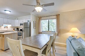 Walk to Beach: Hilton Head Condo w/ Balcony