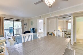 Walk to Beach: Hilton Head Condo w/ Balcony