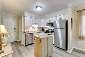 Walk to Beach: Hilton Head Condo w/ Balcony