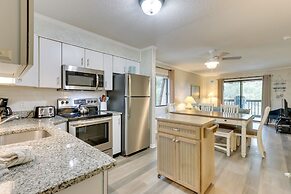 Walk to Beach: Hilton Head Condo w/ Balcony