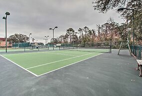 Walk to Beach: Hilton Head Condo w/ Balcony
