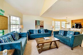 7 Mi to Disney World: Condo w/ Pool in Laguna Bay