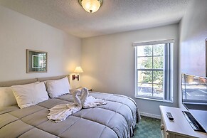 Cozy Kissimmee Townhome ~ 8 Mi to Disney World!