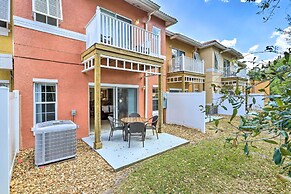 Cozy Kissimmee Townhome ~ 8 Mi to Disney World!