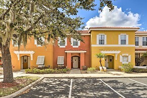 Cozy Kissimmee Townhome ~ 8 Mi to Disney World!