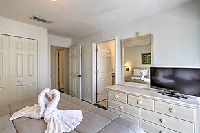 Cozy Kissimmee Townhome ~ 8 Mi to Disney World!