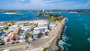 Chic Bay View Condo < 10 Miles to Dtwn San Diego!