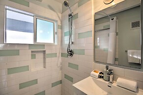 Chic Bay View Condo < 10 Miles to Dtwn San Diego!