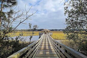 Oceanfront Hilton Head Island Condo w/ Pool Access