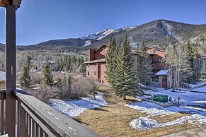 Warm & Welcoming Mtn-view Condo ~ 8 Mi to Ski