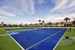 St Augustine Beach Condo w/ Patio & Pool Access!