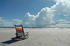 St Augustine Beach Condo w/ Patio & Pool Access!