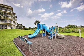 St Augustine Beach Condo w/ Patio & Pool Access!