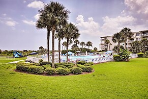 St Augustine Beach Condo w/ Patio & Pool Access!