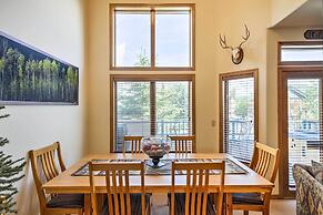7 Mi to Skiing: Main St Frisco Condo w/ Balcony!