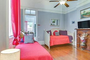 Walk to Magazine St: Nola House in Irish Channel!