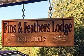 Lake Bonaparte Fins & Feathers Lodge W/deck & Dock