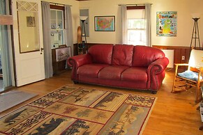 Pet-friendly Waterfront Cottage: On-site Bunkhouse